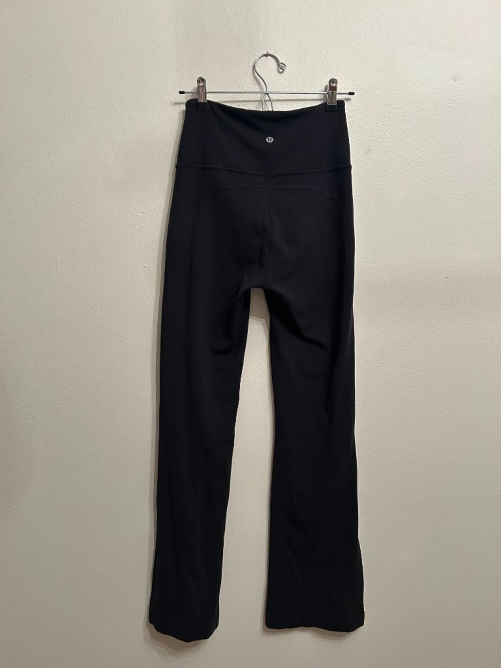 Lululemon athletica boot leg black yoga pants size M - Picture 2 of 3